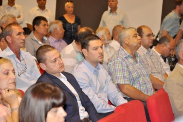 Dragnea: Nu desfiinţăm comunele, pentru că nu dispar problemele aşa